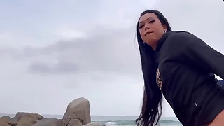 Fudendo com desconhecido na praia de nudismo em Balne&aacute;rio Cambori&uacute;